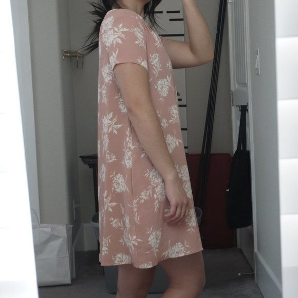Spring Floral Shift Dress - Picture 3 of 3